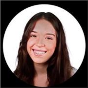 Maestra de Primaria apta para todas las asignaturas básicas. Especializada en lengua inglesa.